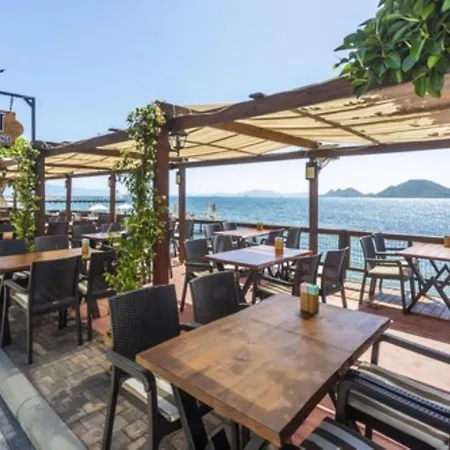 Отель Bodrum Moonlight Тургутрейс